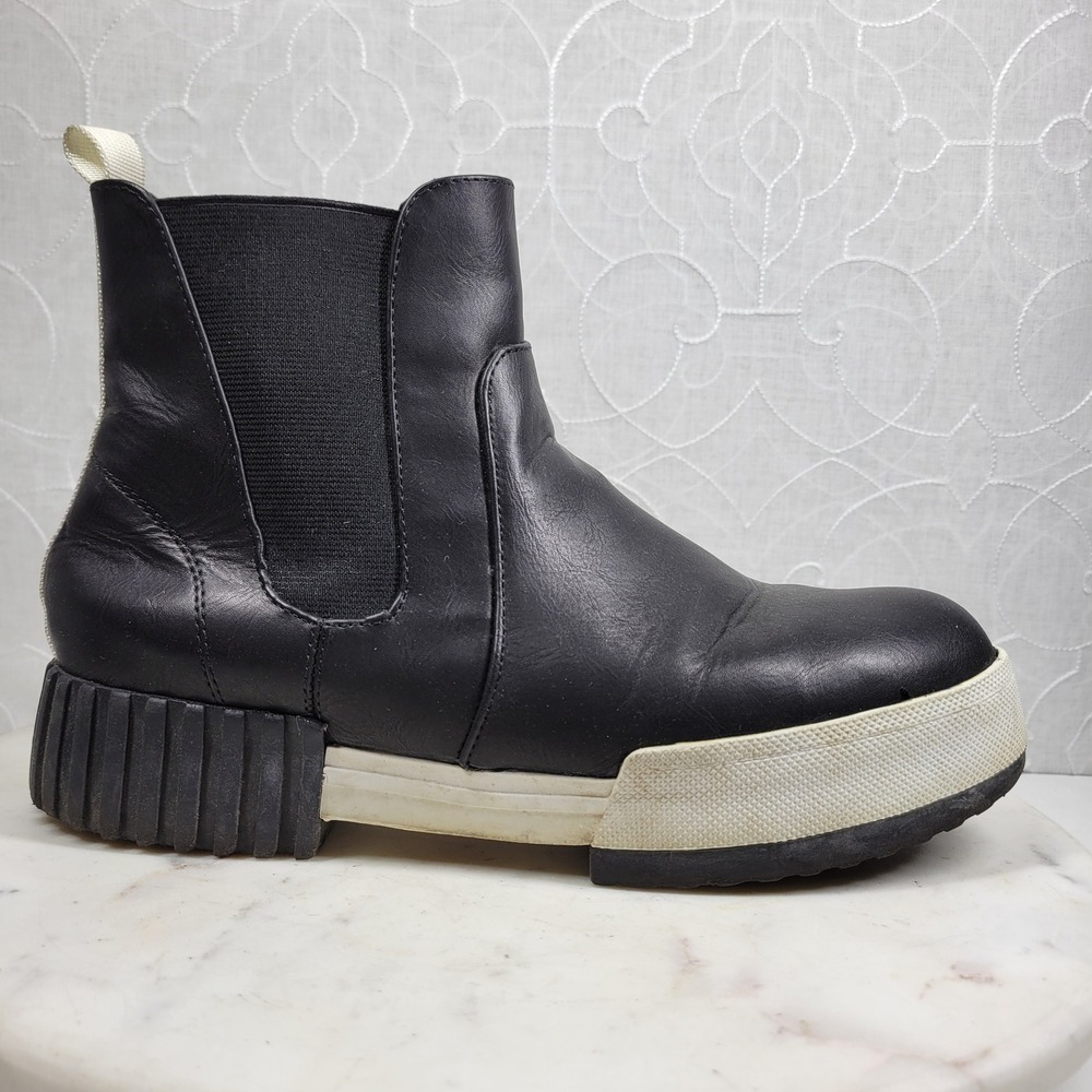 MIA Alexander Platform Chelsea Boots Size 9M Black Faux Leather Chunky Gorpcore